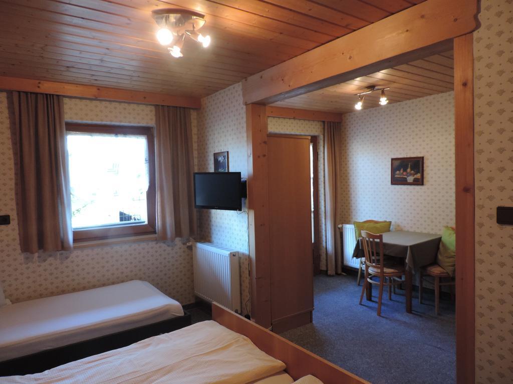 Gaestehaus Lasser Seefeld in Tirol Phòng bức ảnh